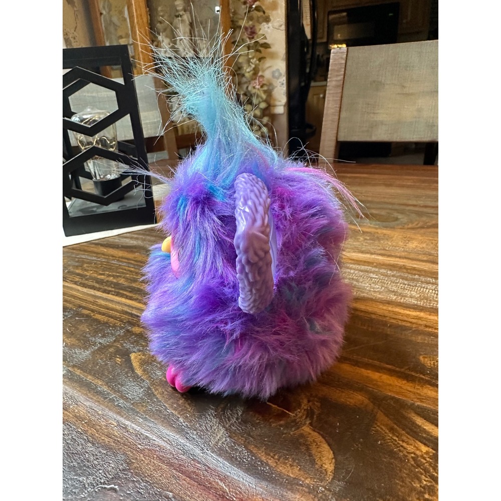Hasbro Furby 2023 Interactive Plush Purple Blue Light Up Ears F6743 F6744 Works - Picture 5 of 8